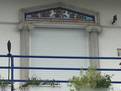 Αέτωμα μπαλκονόπορτας